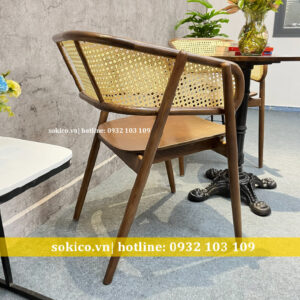 Bàn ghế cafe gỗ nhìn góc ngang