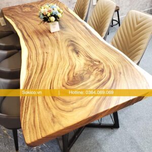 Bàn ghế cafe gỗ góc nhìn cận cảnh