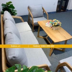 Bàn ghế gỗ cafe góc nhìn chéo